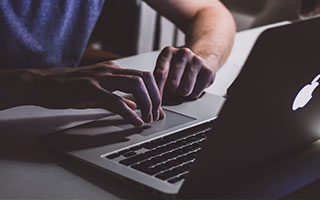 热点:炒股配资网(-中办、国办近日印发《提振消费专项行动方案》，消费领域有望逐步迎来趋势性行情，龙头家电ETF(159730)盘中涨近2%